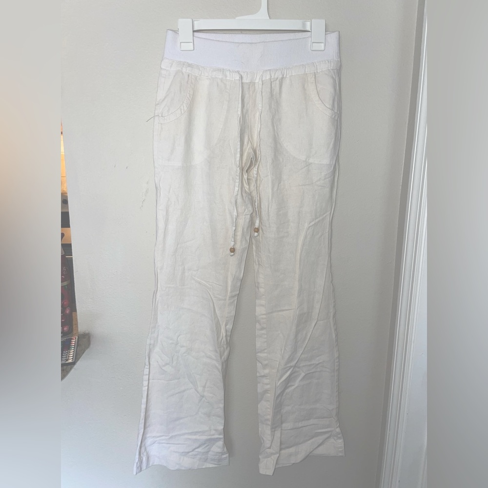 Women’s white linen pants with elastic waistband